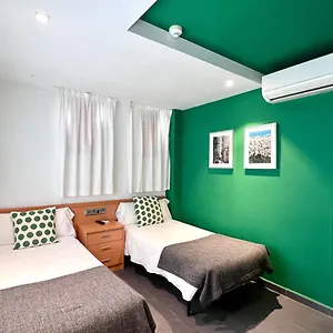 https://hostal-apolo.topbarcelonahotels.com